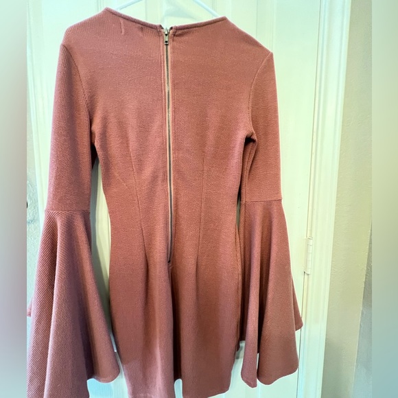 Morning Mist size 10 mauve minidress. Deep v neck. - Picture 6 of 6